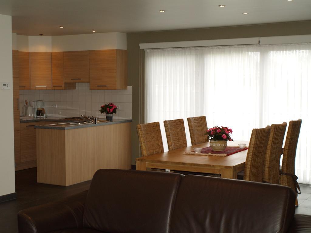 De Jölenberg Villa Heers Kamer foto